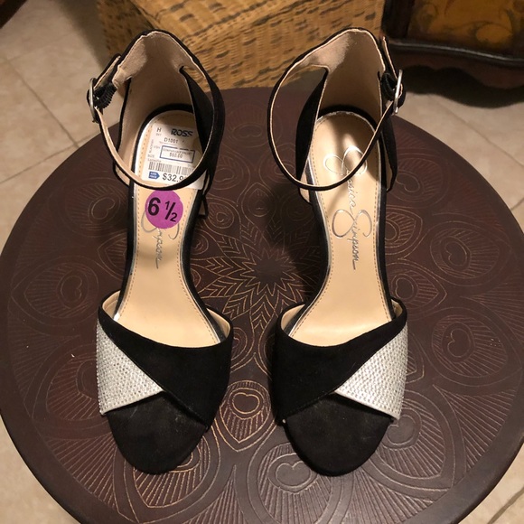 Jessica Simpson 6 1/2 Heels - Picture 2 of 10